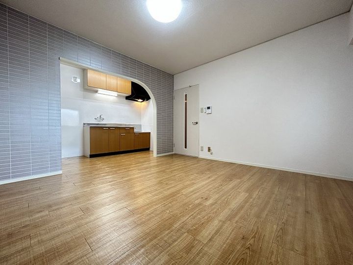 シャトー城見ケ丘の居間