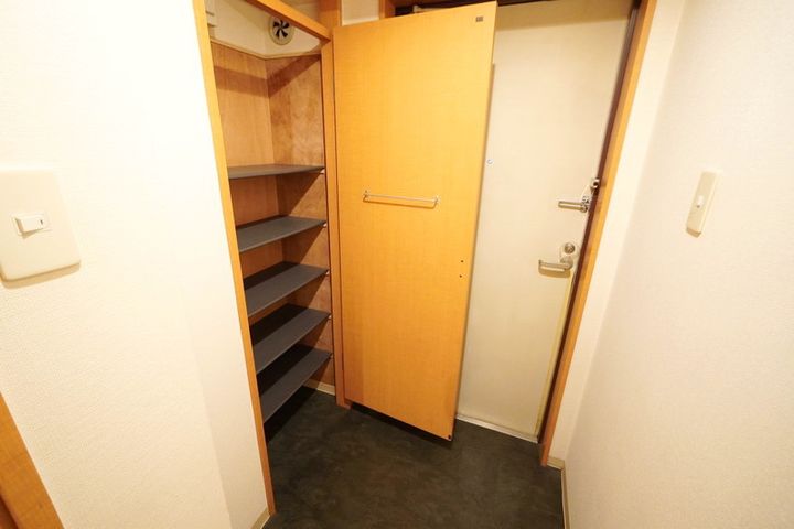 クレアール古城203の内装