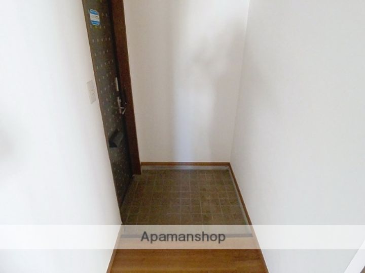 フローラハイツA101の玄関