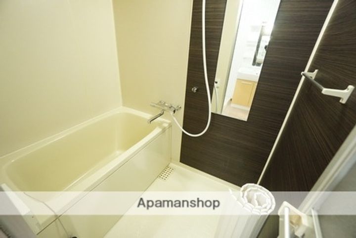 メゾンソレイユ306の風呂