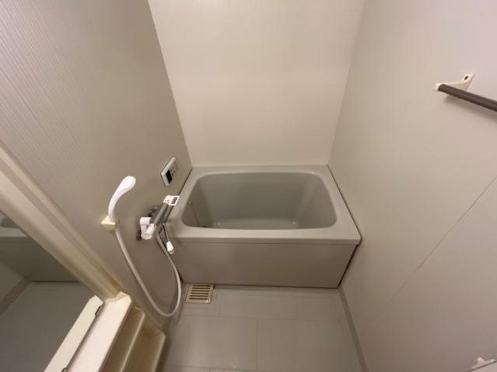 ラビナス埋田102の風呂