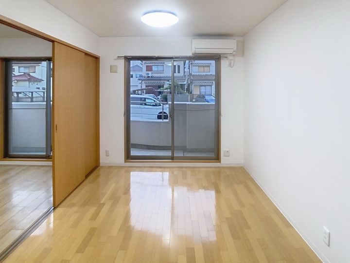 シャルマンの居間