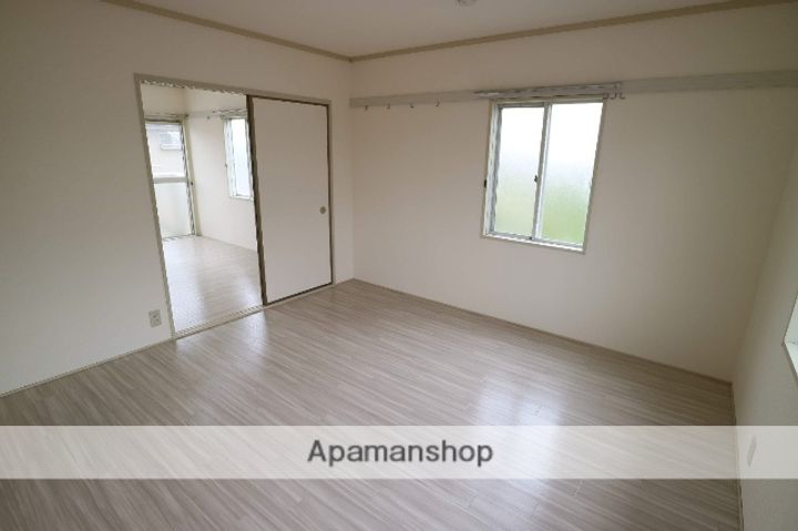 恵ハイツ201の居間