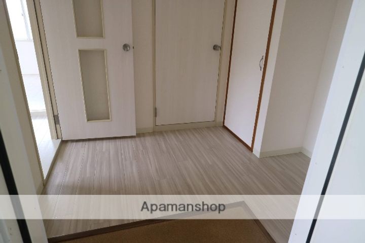 恵ハイツ201の玄関