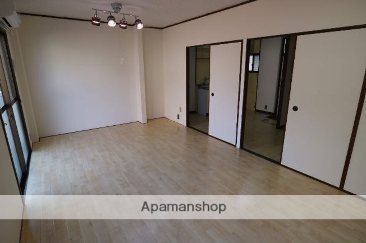 コスモハイツ新須磨102の居間