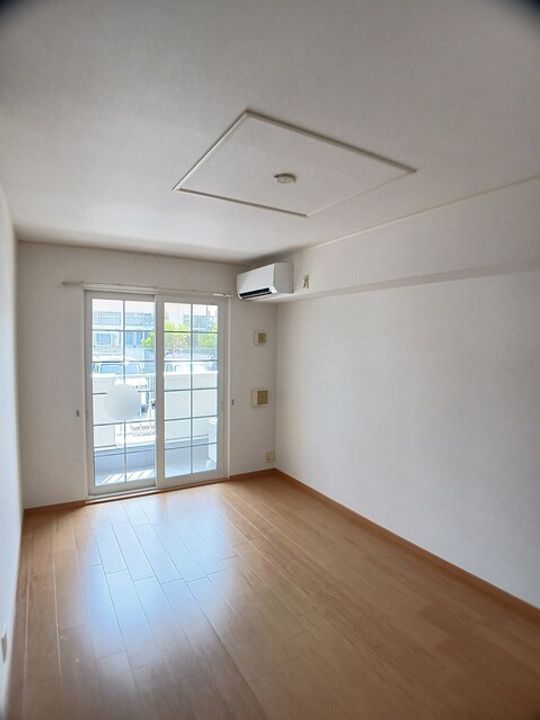 メゾンアモロッソⅠ番館の居間