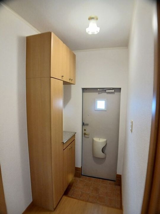 メゾンアモロッソⅠ番館の玄関