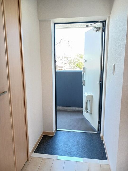 サニーブローテ カネサワの玄関