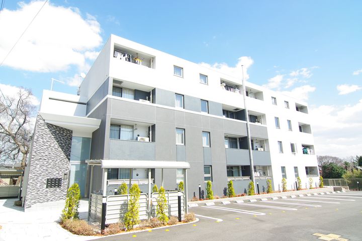 サニーブローテ カネサワの外観