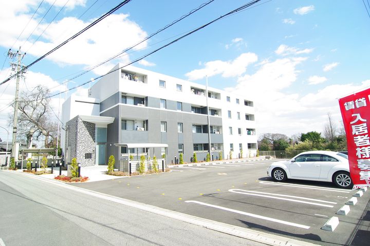 サニーブローテ カネサワの外観