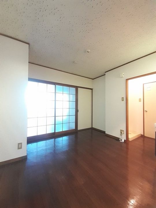 サンハイツ吉浜の居間