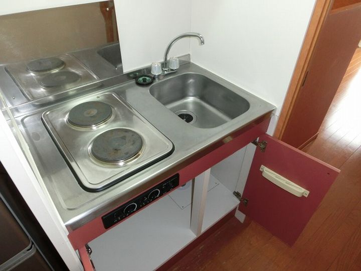 レオパレスへきなん金山204のキッチン