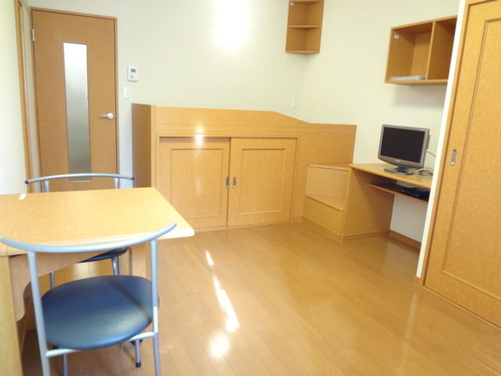 レオパレスほうえい202の居間