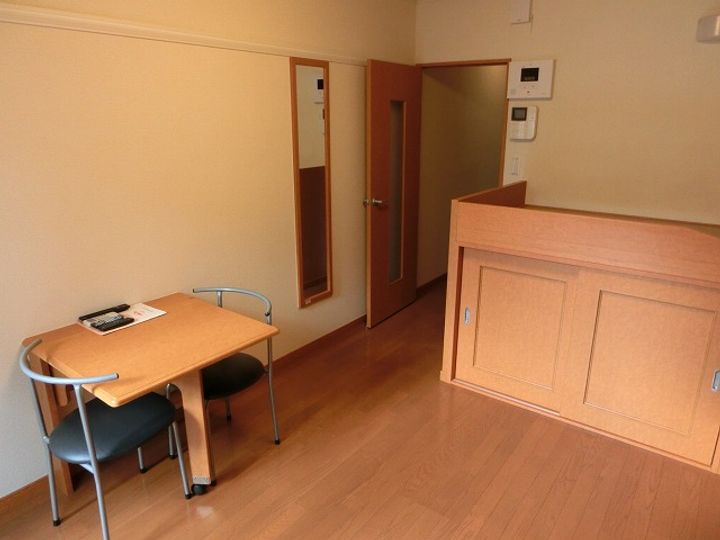 レオパレス中央の居間