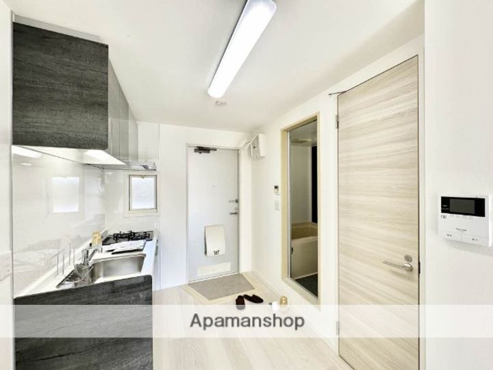 アペックス伏見B202の玄関