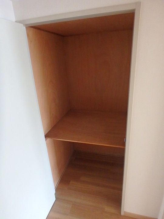 エルスタンザ原の内装