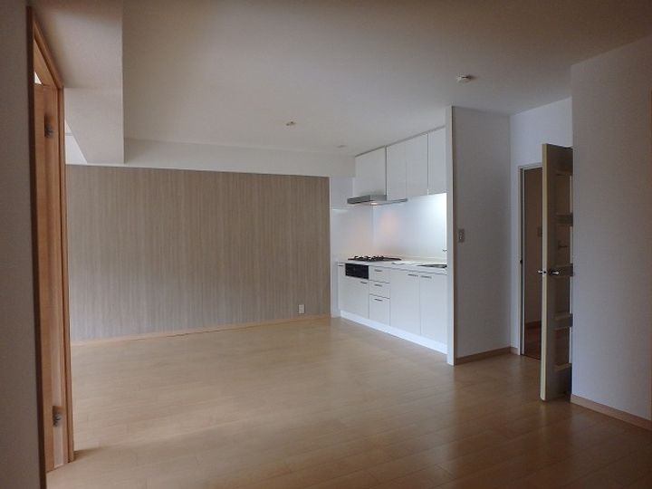 エルスタンザ原の内装