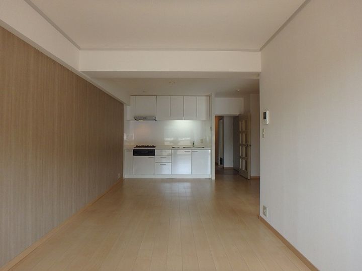 エルスタンザ原の内装