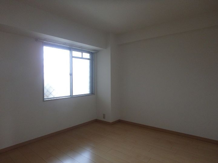 エルスタンザ原の内装