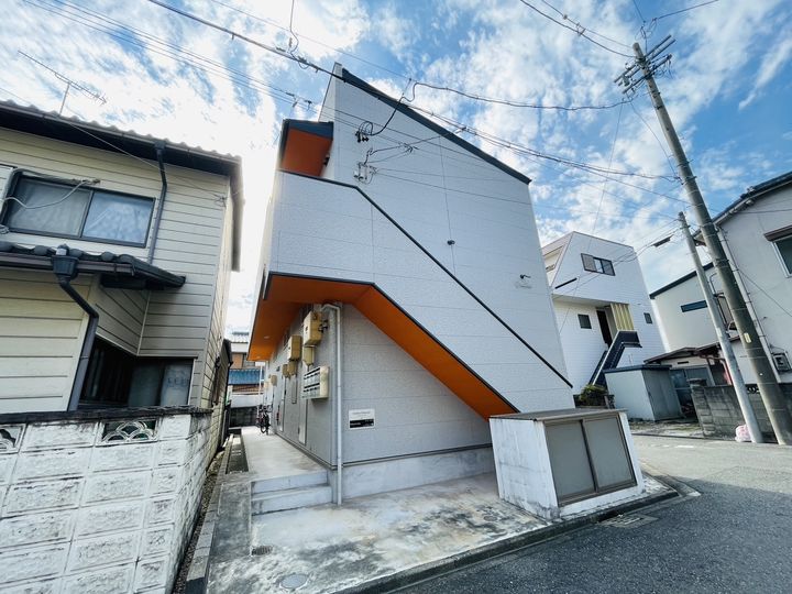 GRADIUS NAKAWARIの外観