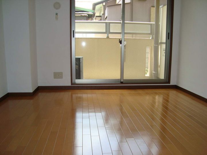 ソレイルコート桜本町の居間