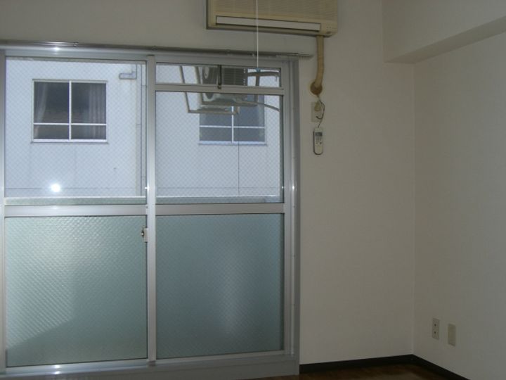 プレスイン篠原橋2Dの居間