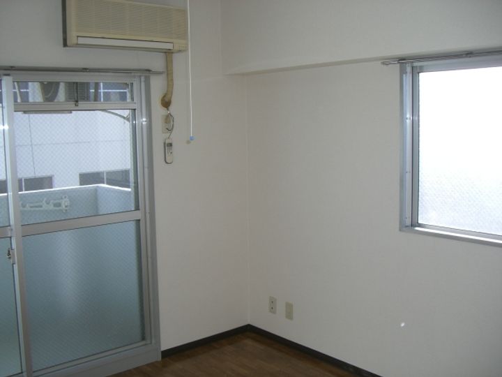 プレスイン篠原橋2Dの居間