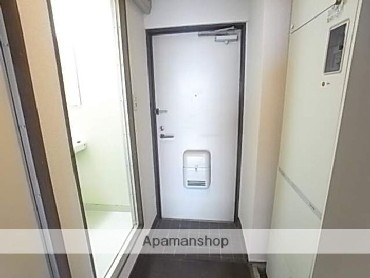 ライジングハイツの玄関