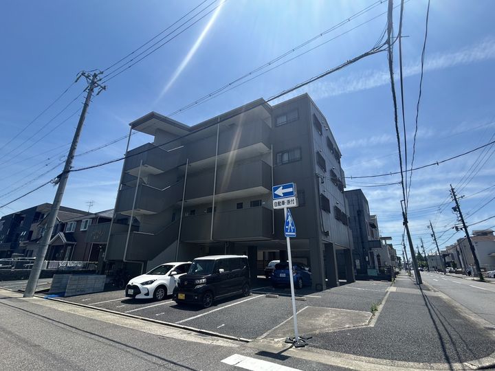 グランドヒルズ坂野の外観