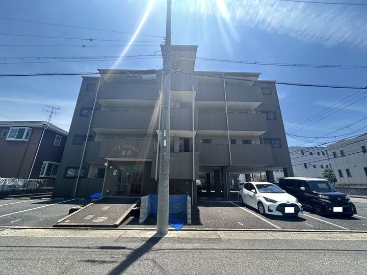 グランドヒルズ坂野の外観