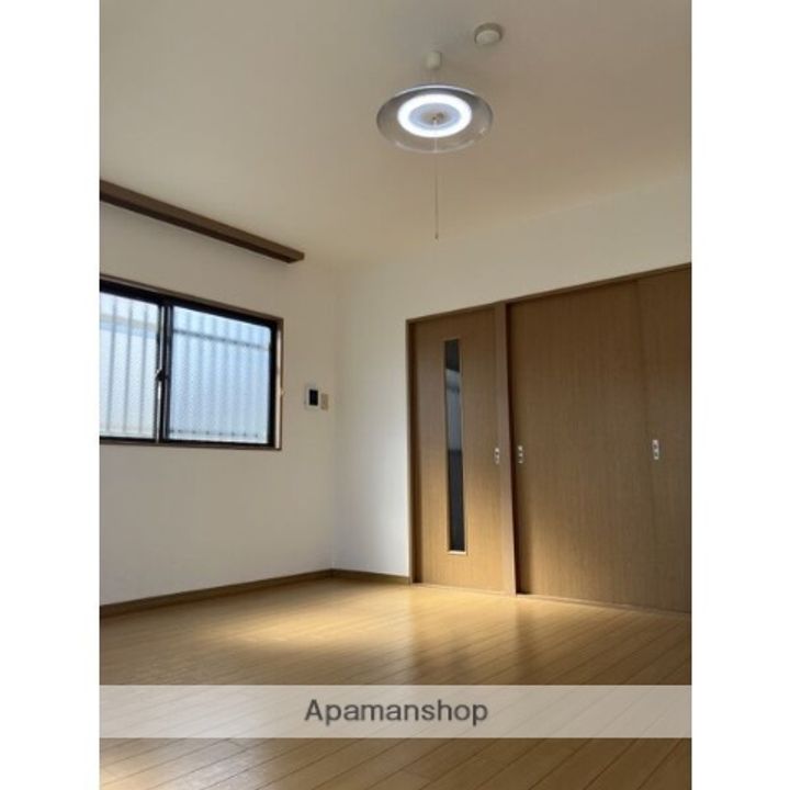 グランドヒルズ小碓3番館の居間