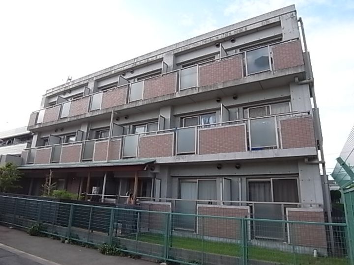 コーポラスヤスイの外観