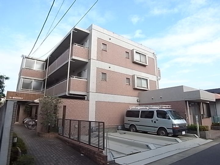 コーポラスヤスイの外観