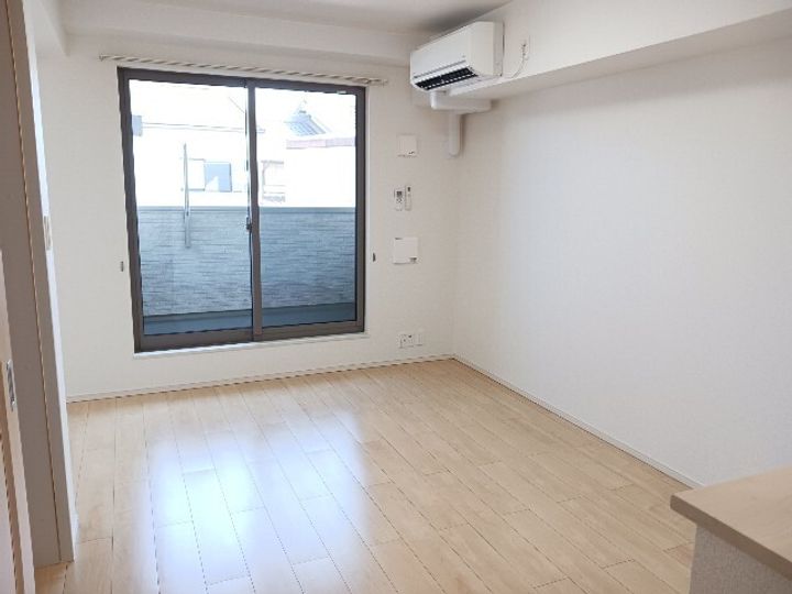 ラルジュ中花の居間