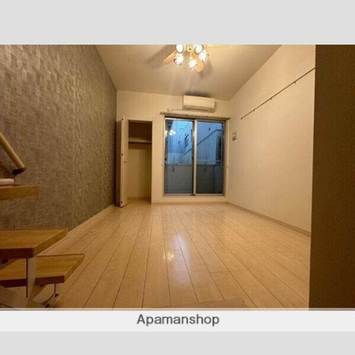 アルバーノ大江 A棟の居間