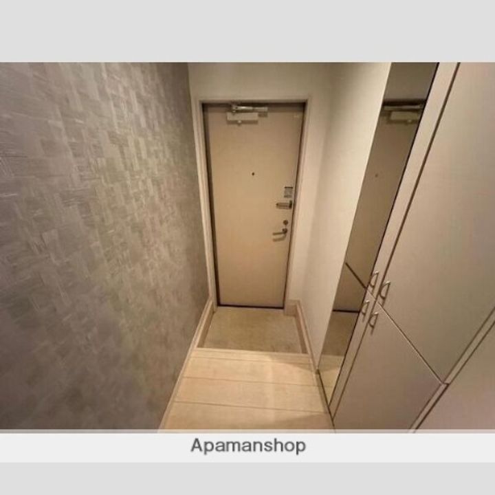 アルバーノ大江 A棟の玄関