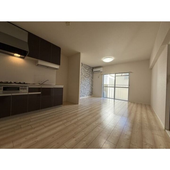 清和ハイツの居間