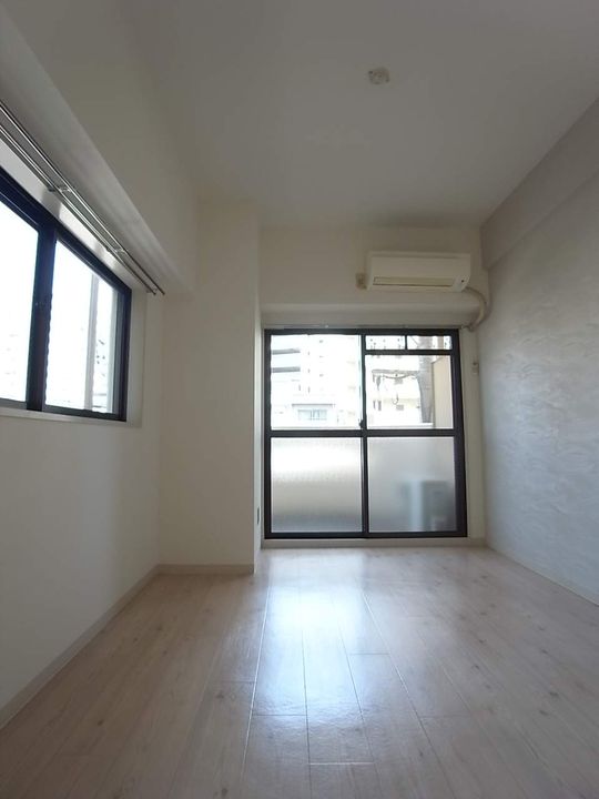 岩井橋ロイヤルハイツ9Jの居間