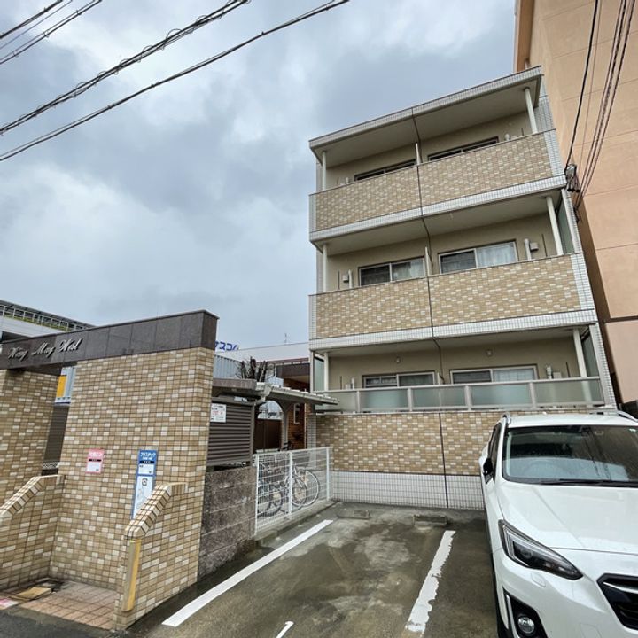 WING MAY WESTの周辺