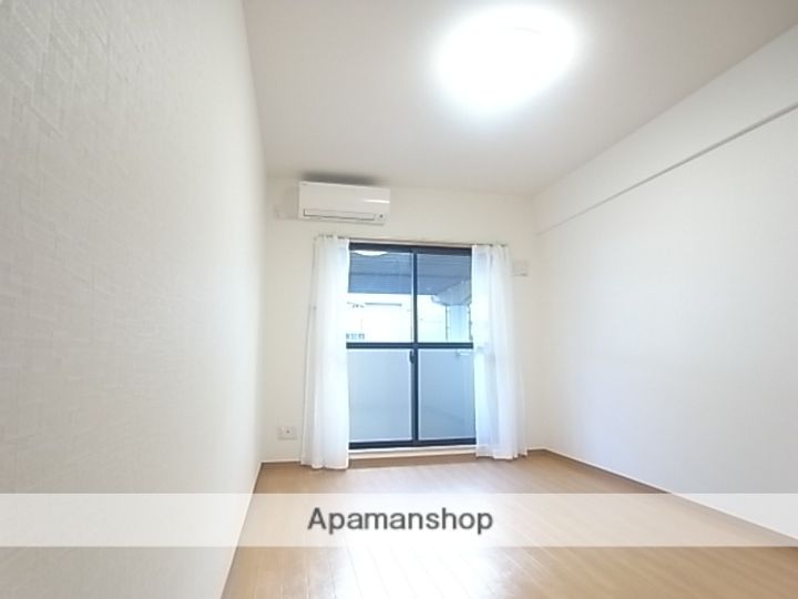 A・CITY七条の居間