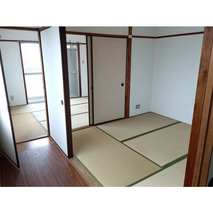 中源ビル4Aの居間