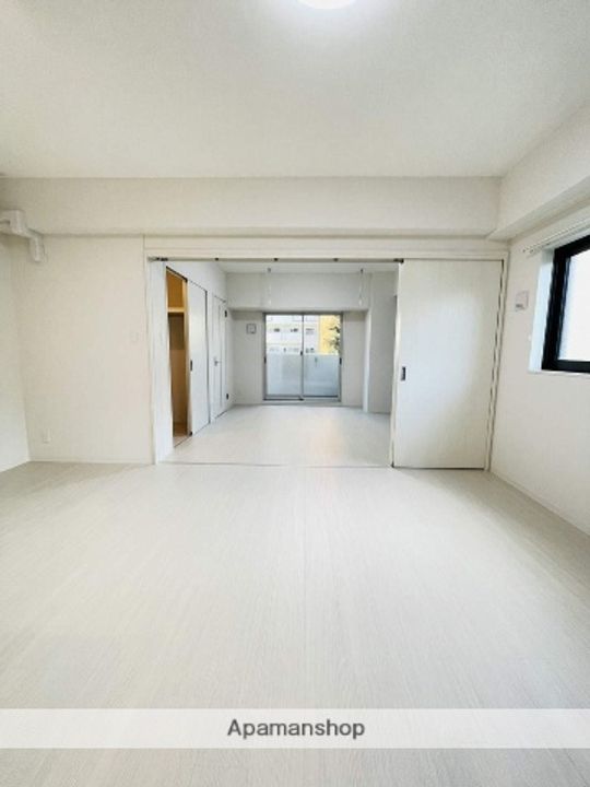 グランドソレイユ伝馬の居間