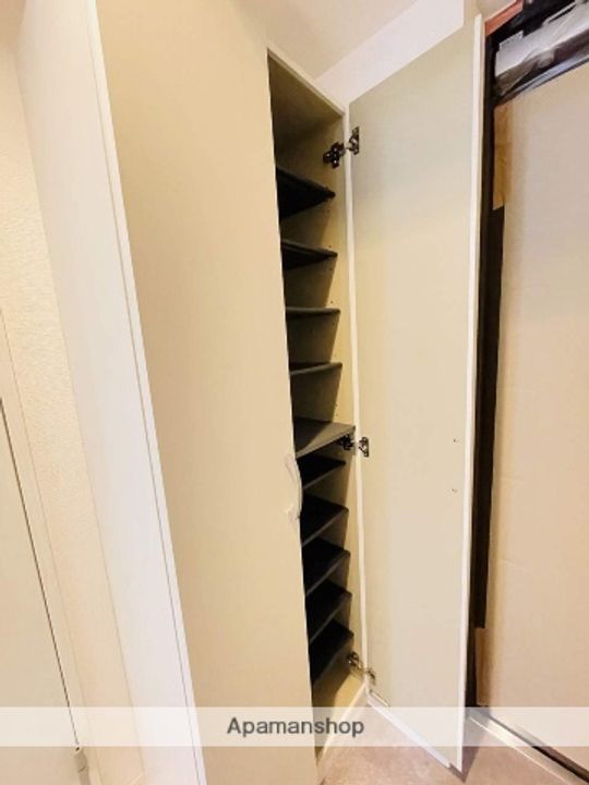 グランドソレイユ伝馬の玄関