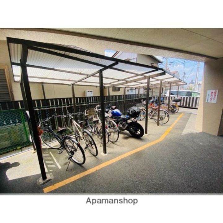 宝本宮ハイツの外観