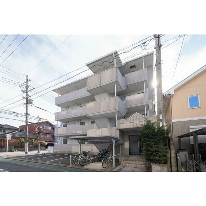 リノバス名港402の外観