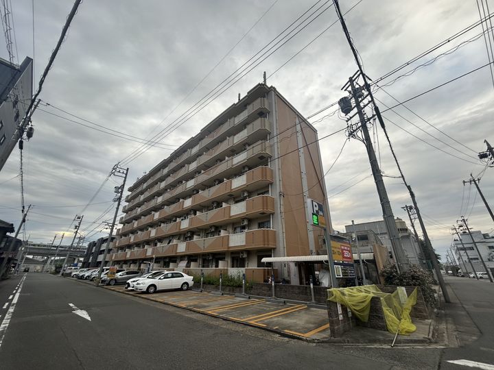 リアライズ稲永駅前の外観