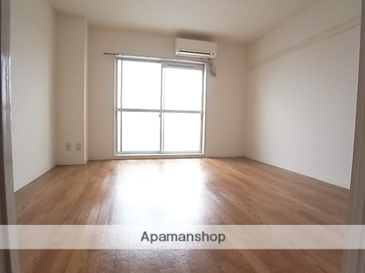 鳥山マンション2の居間