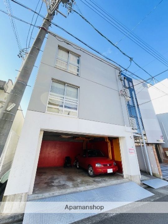 植村ビルの外観