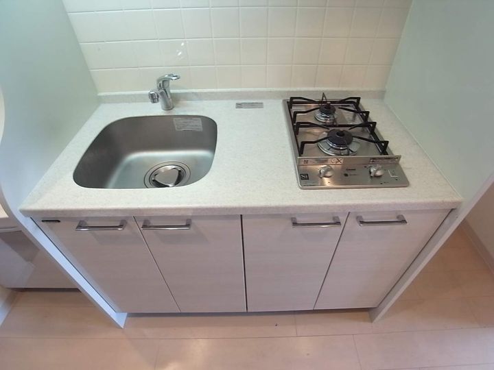 プレサンスSAKAEリバースタイル0402のキッチン