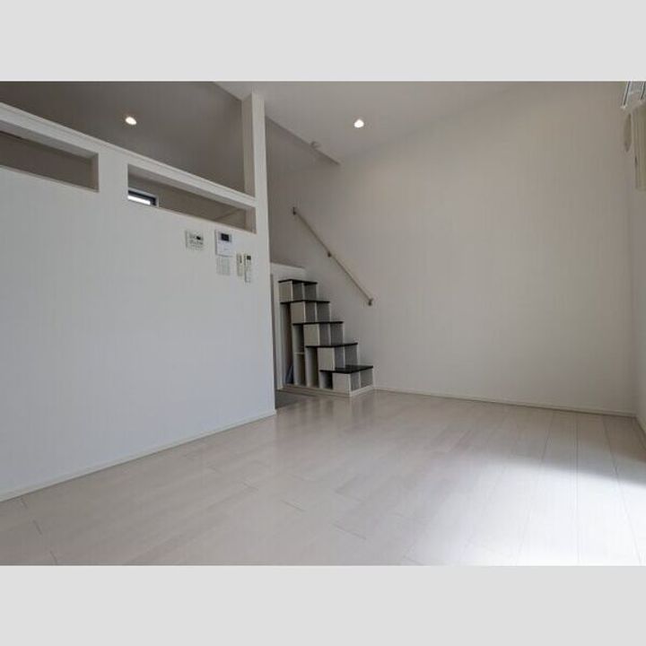 ハーモニーテラス西野町203CPの居間